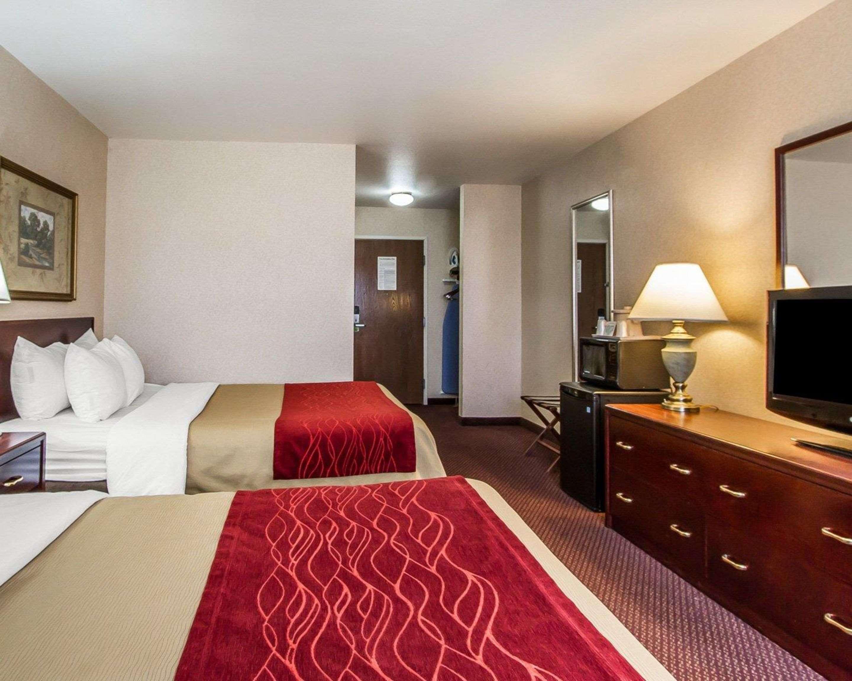 Quality Inn & Suites Fort Madison Near Hwy 61 Exteriér fotografie